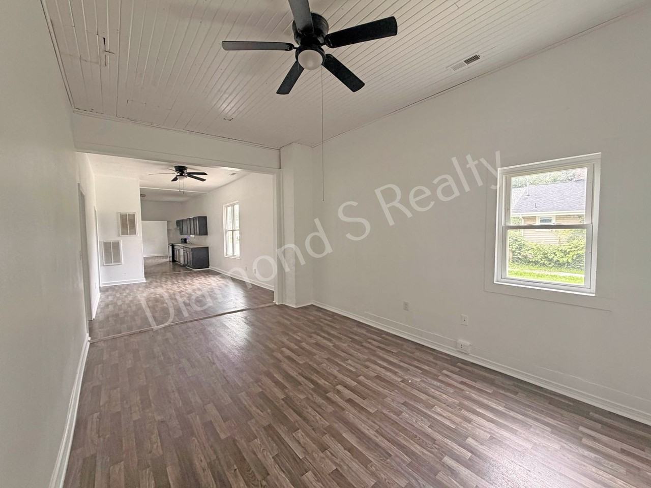 856 S Nettleton Ave - Photo 3 of 27