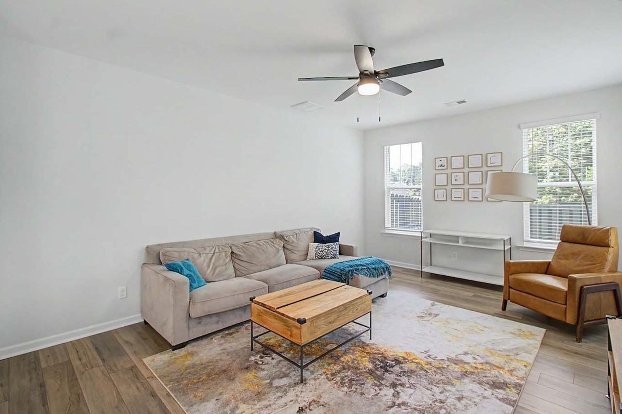 160 Spring Hill Dr - Photo 3 of 37