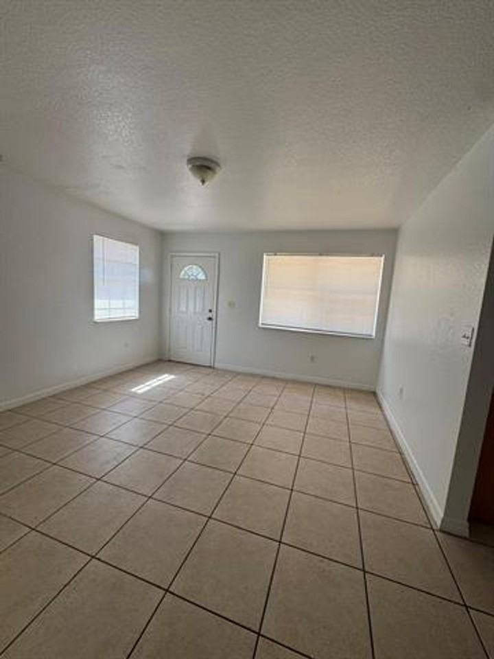 240 Nw 56th St - Photo 6 of 14