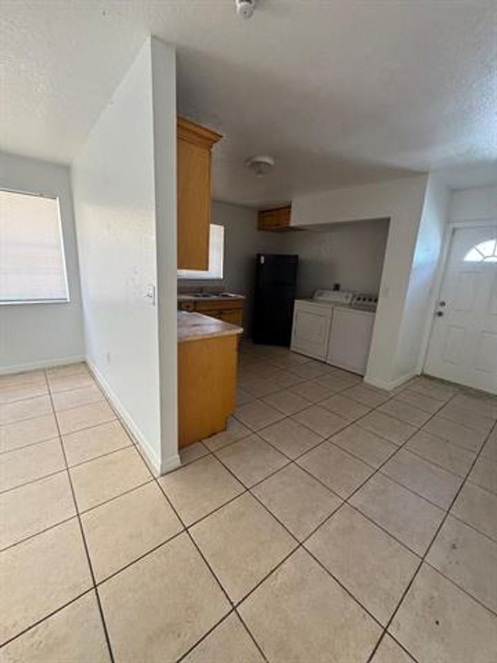 240 Nw 56th St - Photo 7 of 14