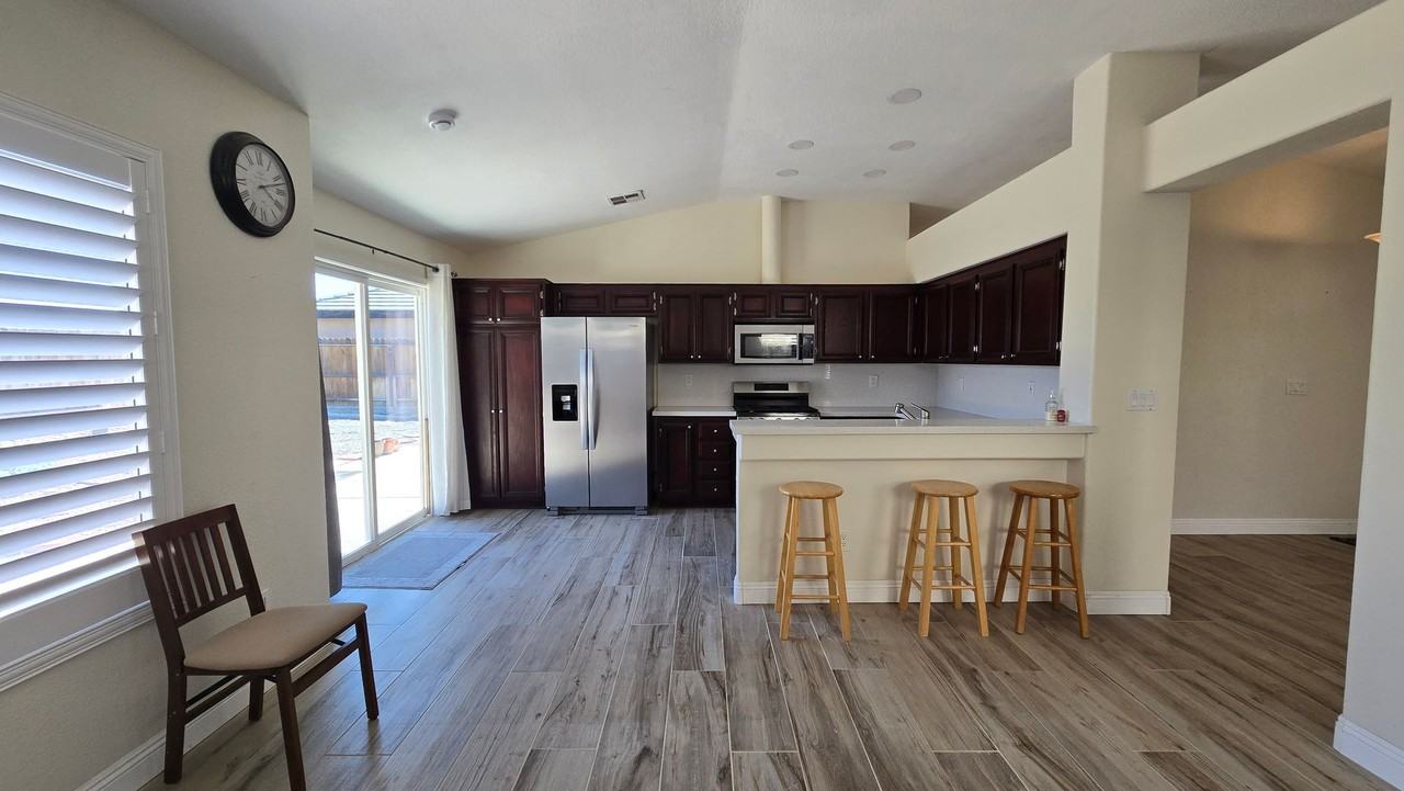 8719 Starfish Dr - Photo 4 of 21