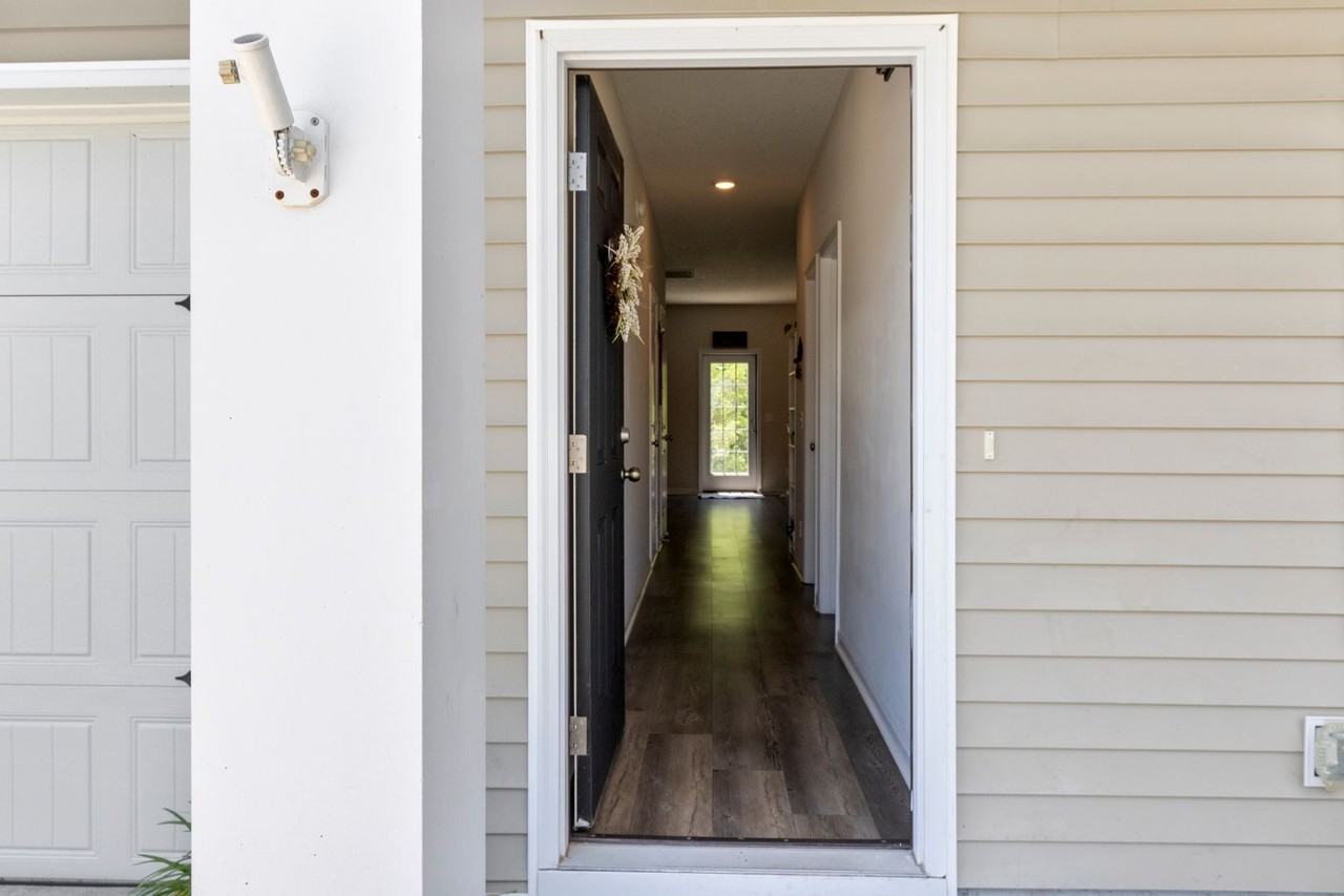 176 Courage Way - Photo 2 of 22