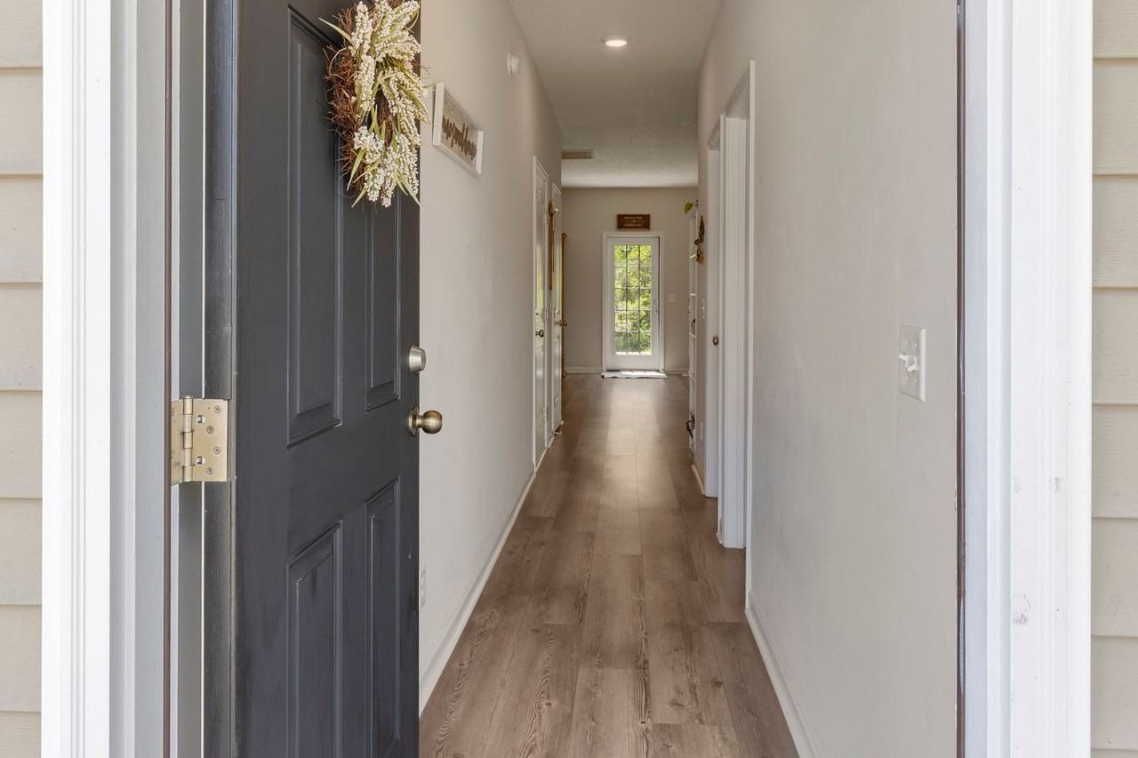 176 Courage Way - Photo 3 of 22