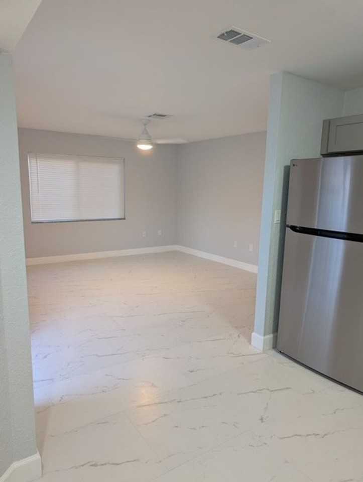 608 20th Ave W - Photo 4 of 17