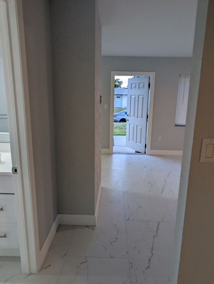 608 20th Ave W - Photo 5 of 17