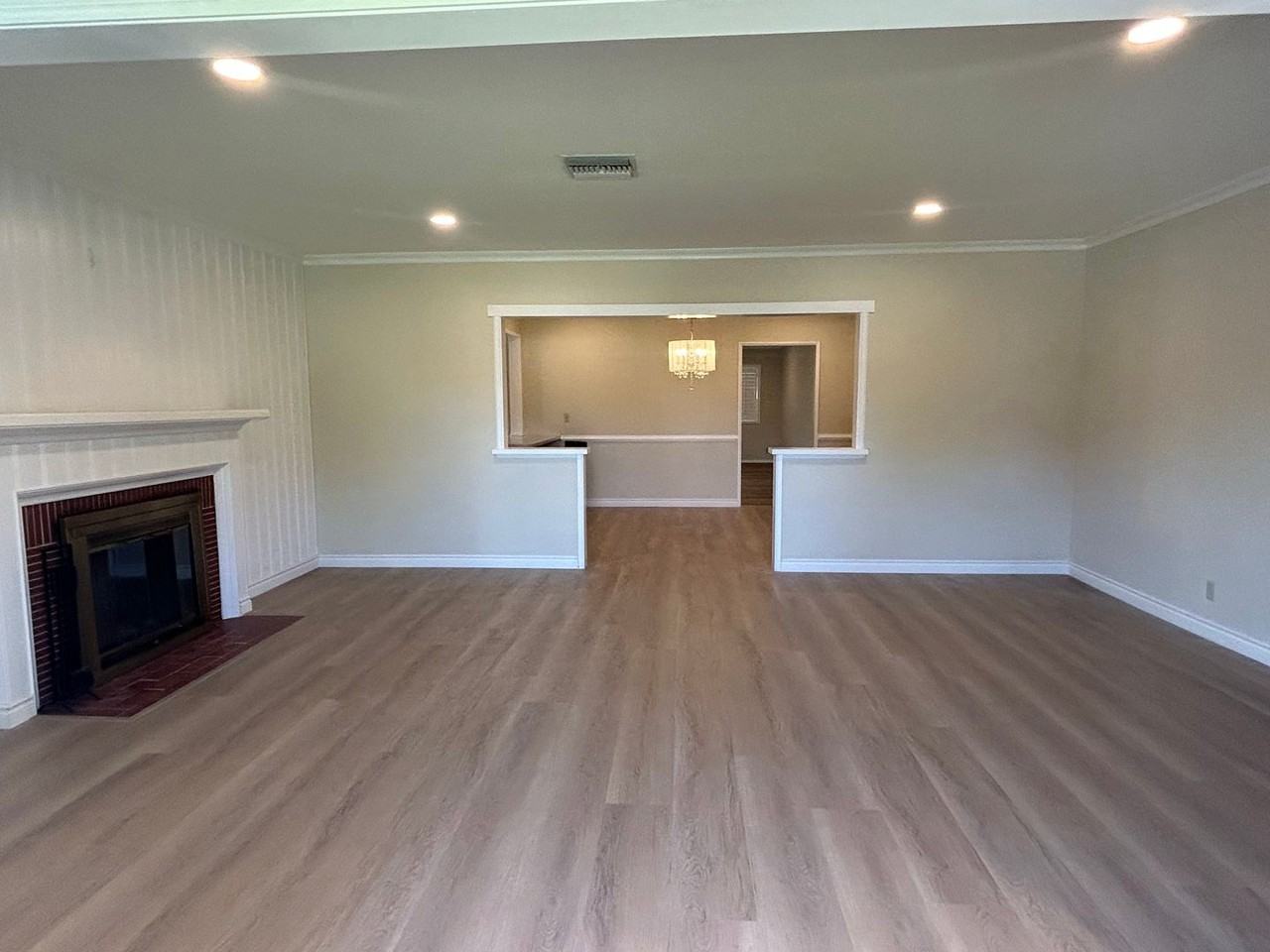 827 Hugo Reid Dr - Photo 2 of 17