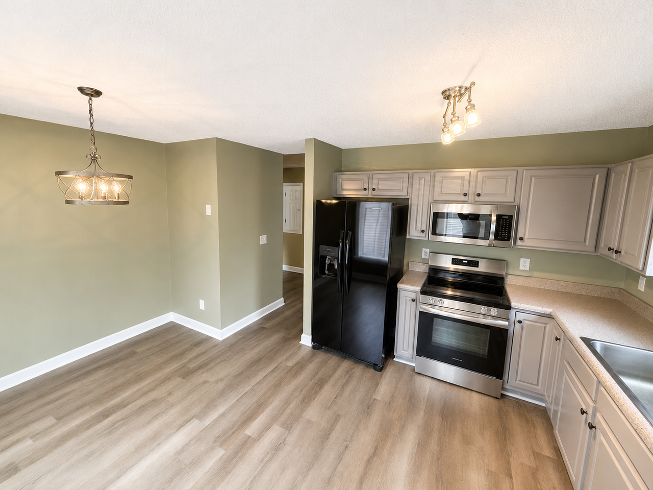 625 Apple St - Photo 3 of 24