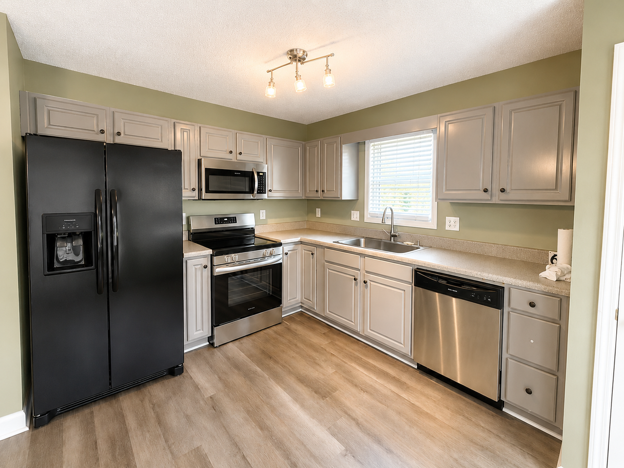 625 Apple St - Photo 4 of 24