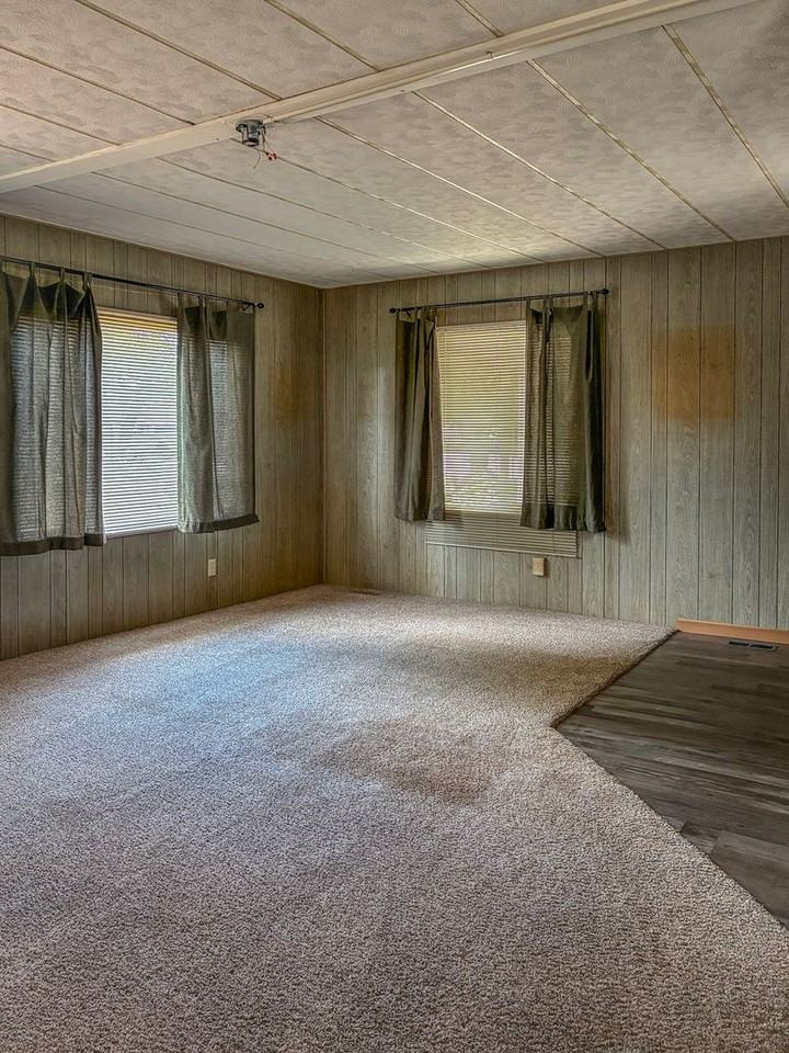 1935 Icabod St Ne - Photo 6 of 24