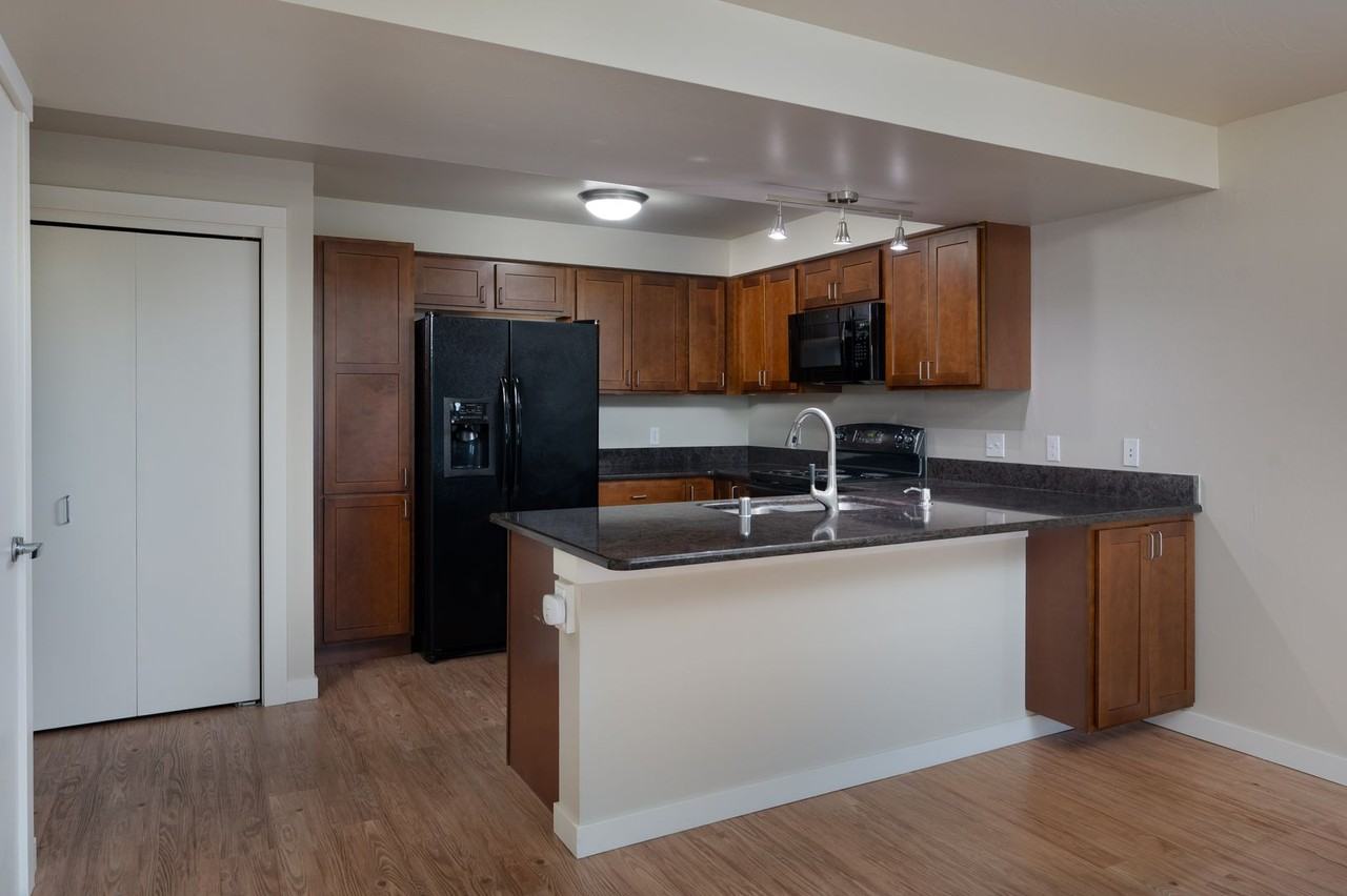 210 S Cottonwood Rd #208 - Photo 2 of 50