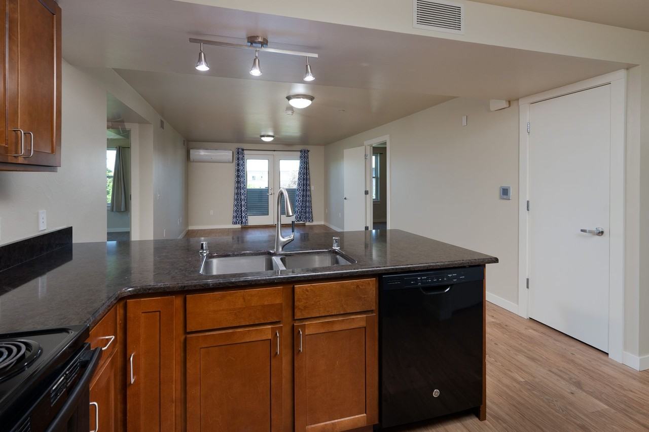 210 S Cottonwood Rd #208 - Photo 3 of 50