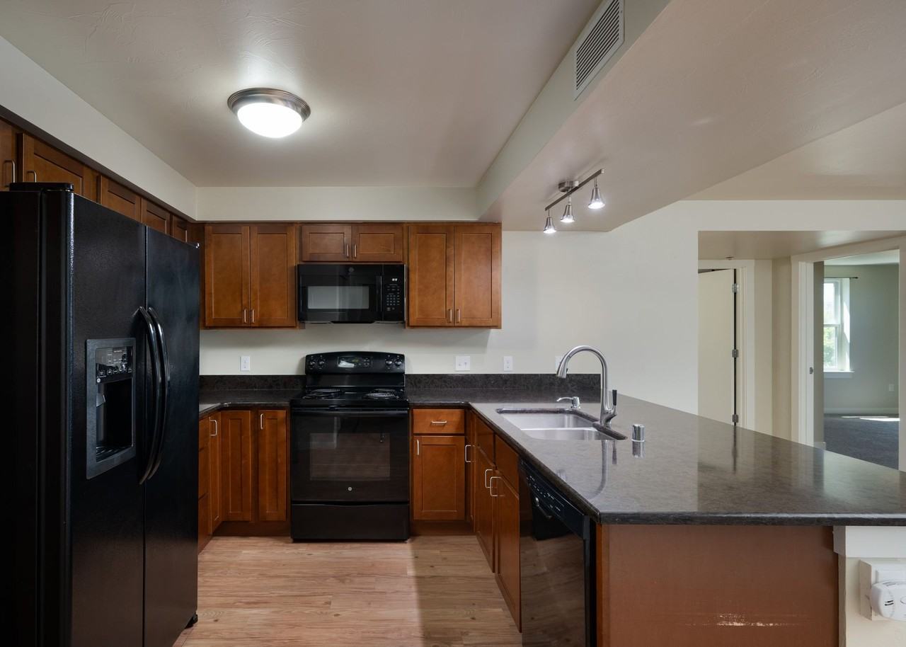 210 S Cottonwood Rd #208 - Photo 5 of 50