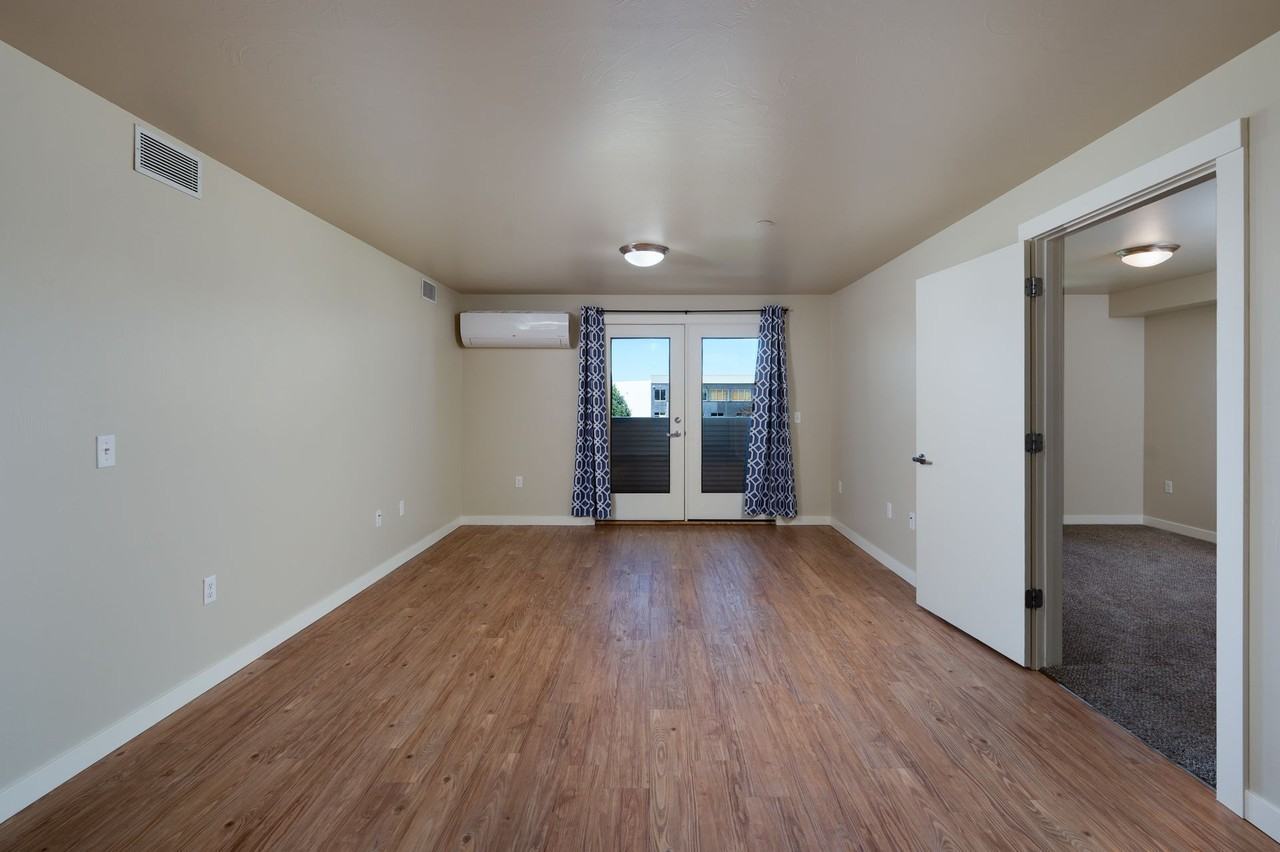 210 S Cottonwood Rd #208 - Photo 7 of 50