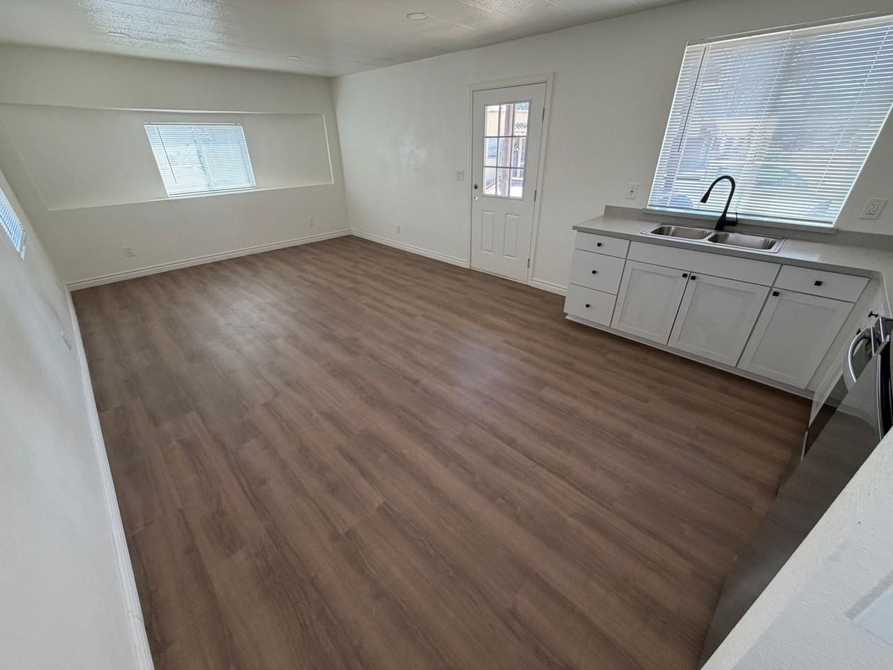24955 Redlands Blvd - Photo 2 of 11