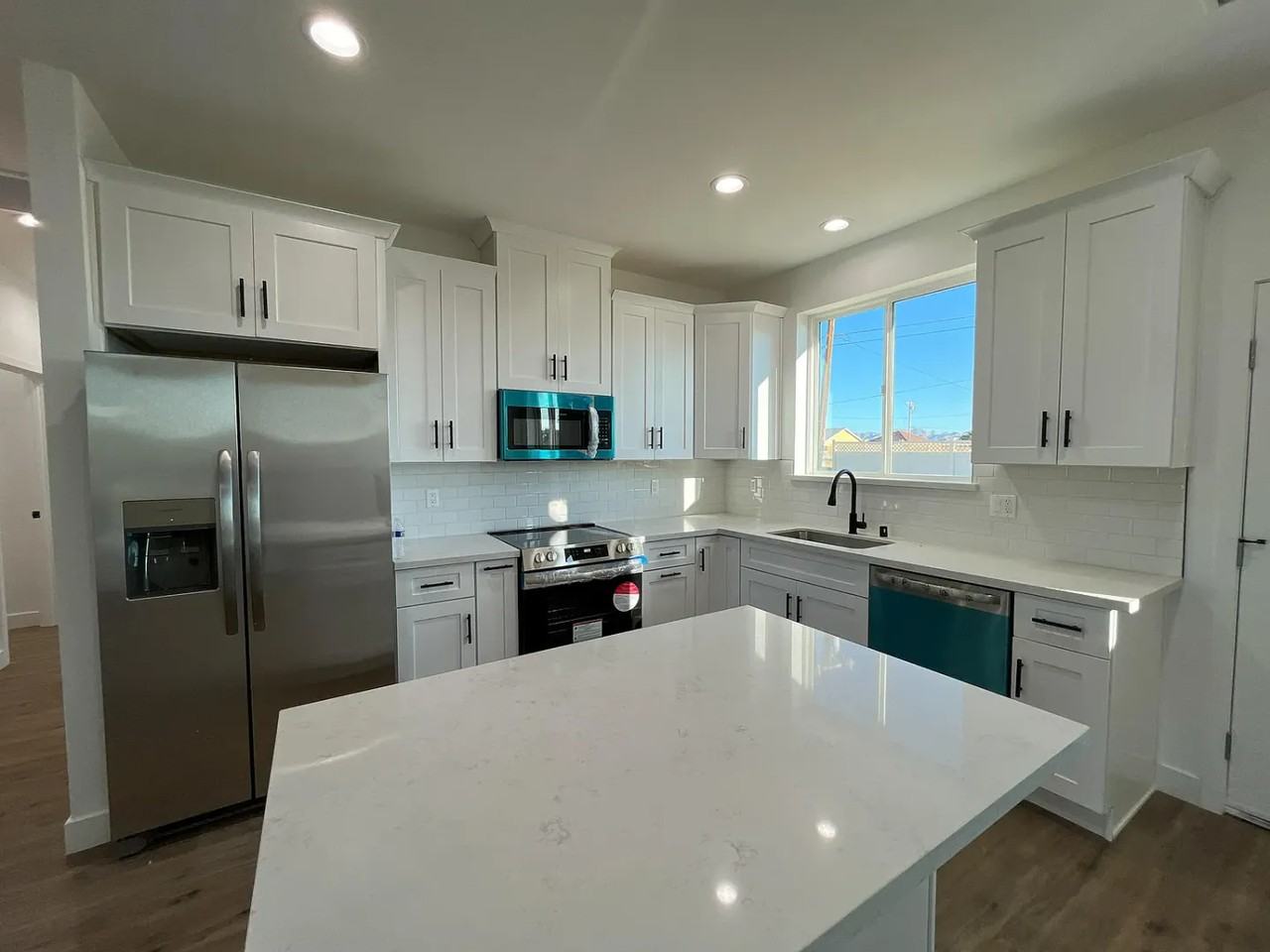 8109 Underwood Ave - Photo 3 of 10