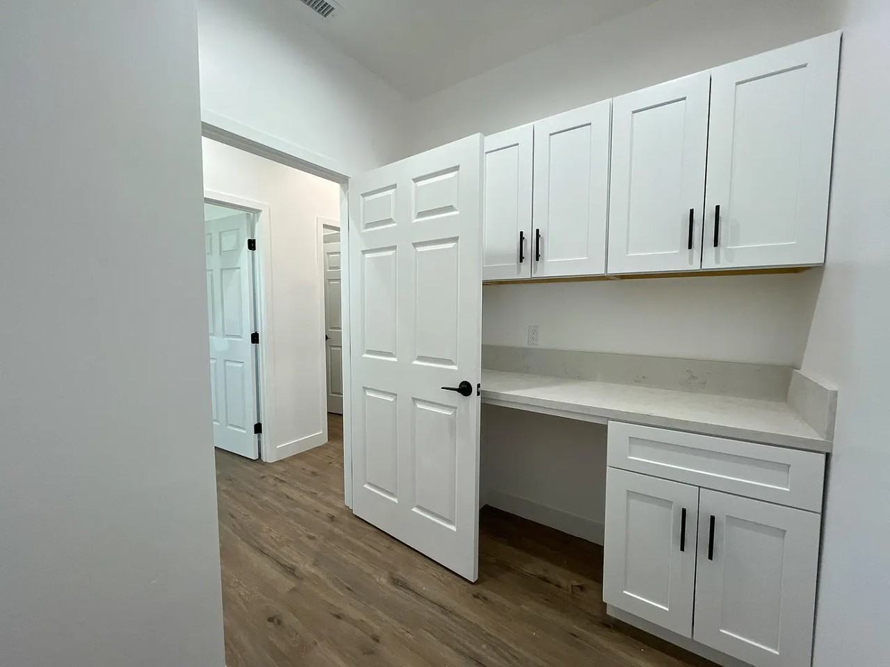8109 Underwood Ave - Photo 6 of 10