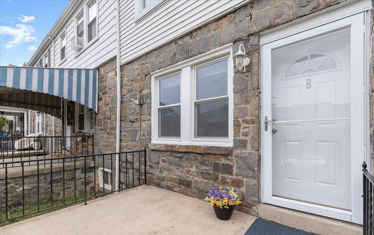8 Enjay Ave - Photo 3 of 50