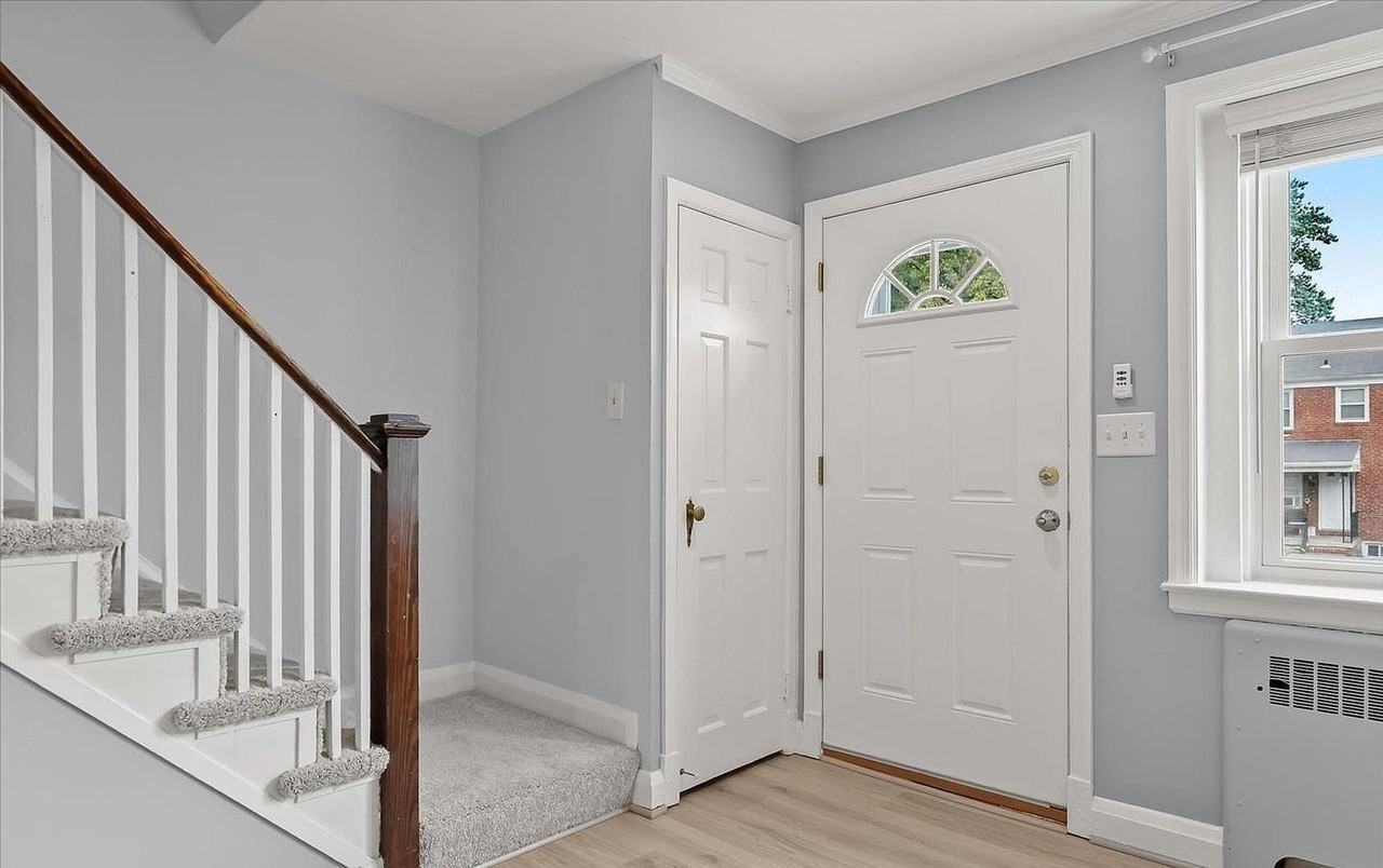 8 Enjay Ave - Photo 6 of 50