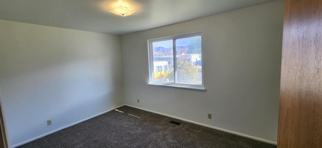 367 Overland Rd - Photo 7 of 21