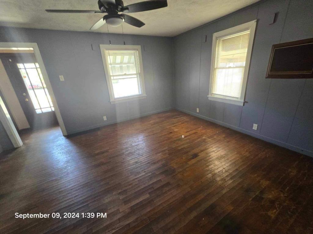 715 N Main St - Photo 7 of 7