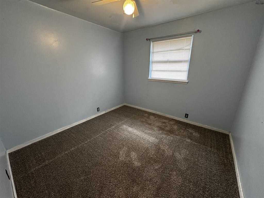 1504 Red Fox Rd - Photo 7 of 17