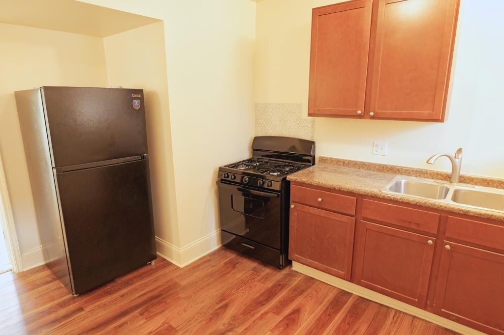 8101 S Loomis Blvd ##1 - Photo 3 of 7