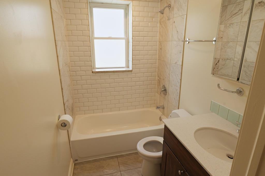 8101 S Loomis Blvd ##1 - Photo 6 of 7