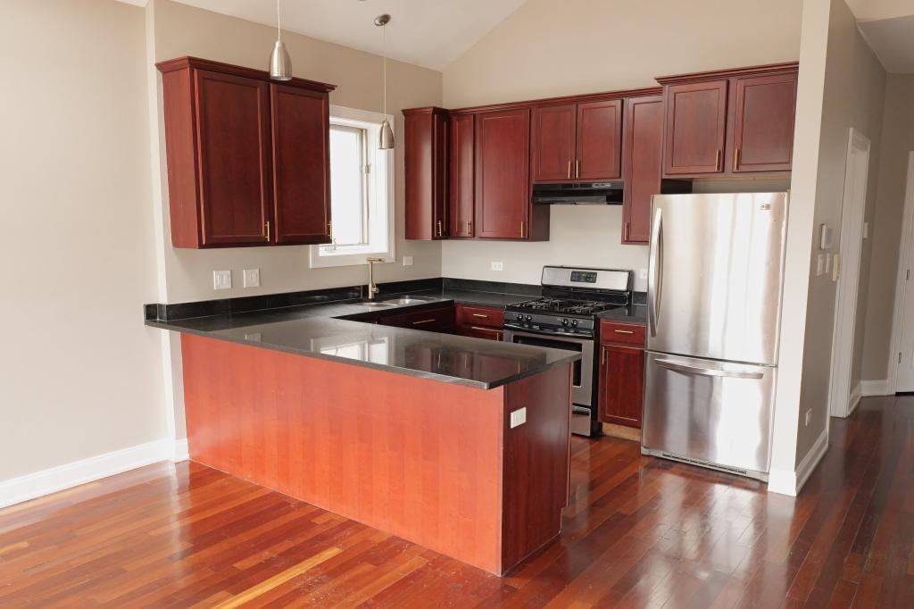 4644 W 63rd St ##3 - Photo 5 of 9