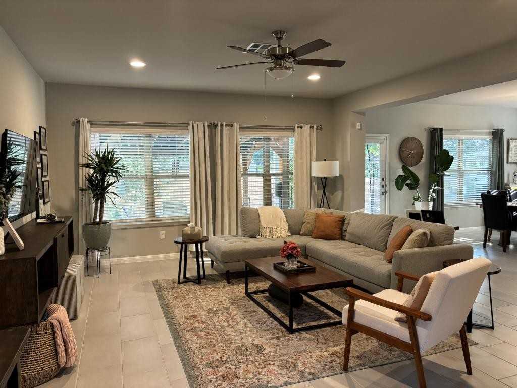 79 Carefree Ct - Photo 2 of 17