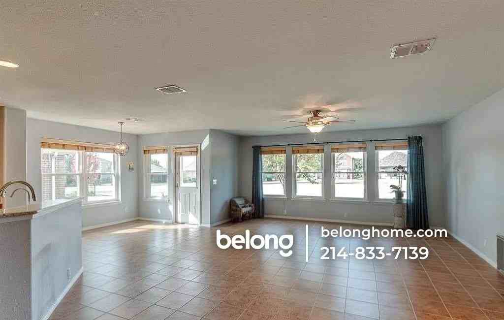15833 Coyote Hill Dr - Photo 5 of 18