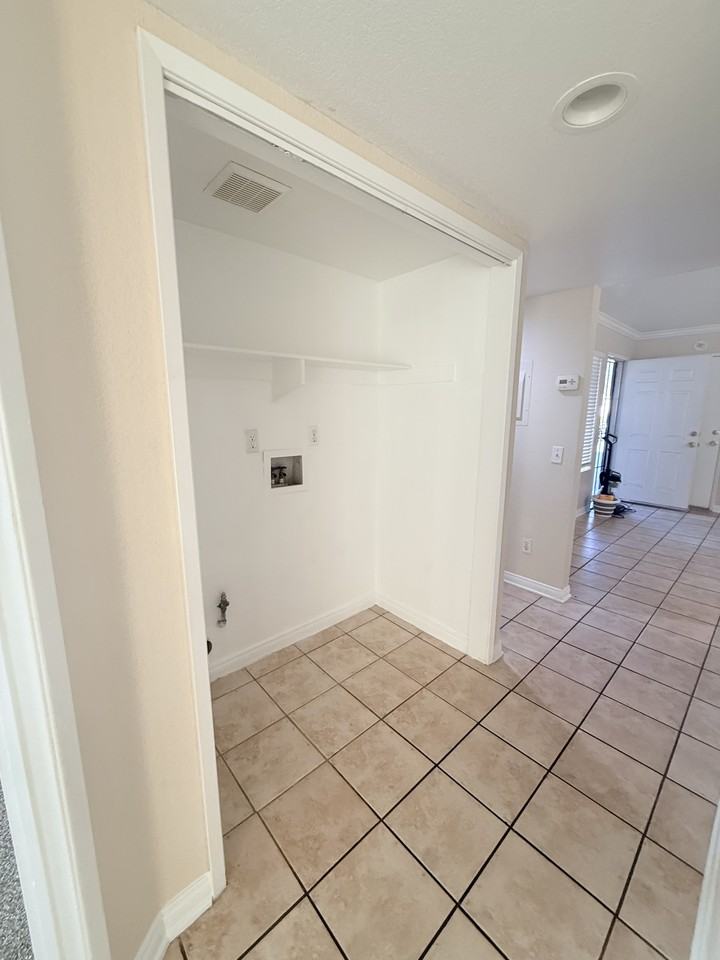 461 Westminster Place #B - Photo 5 of 12