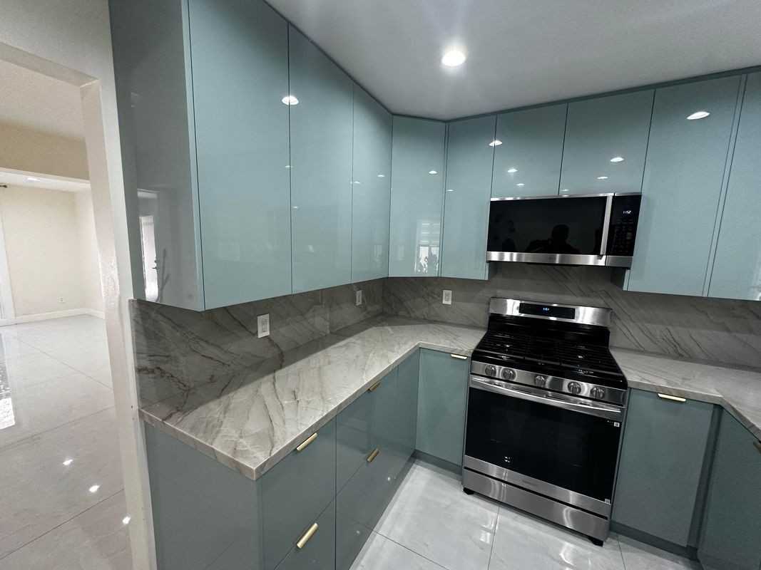 7432 Hazeltine Ave ##7 - Photo 4 of 27