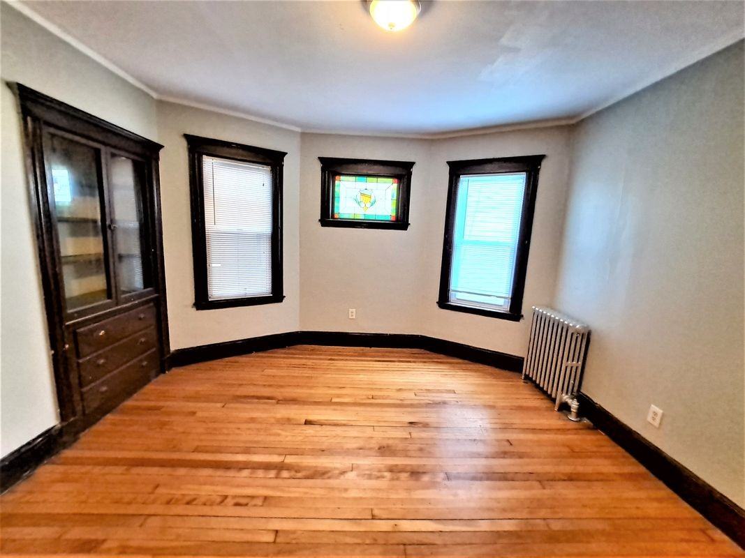 393 Talbot Ave - Photo 7 of 15