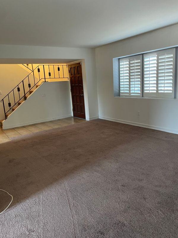 17164 Fontlee Ln - Photo 2 of 12