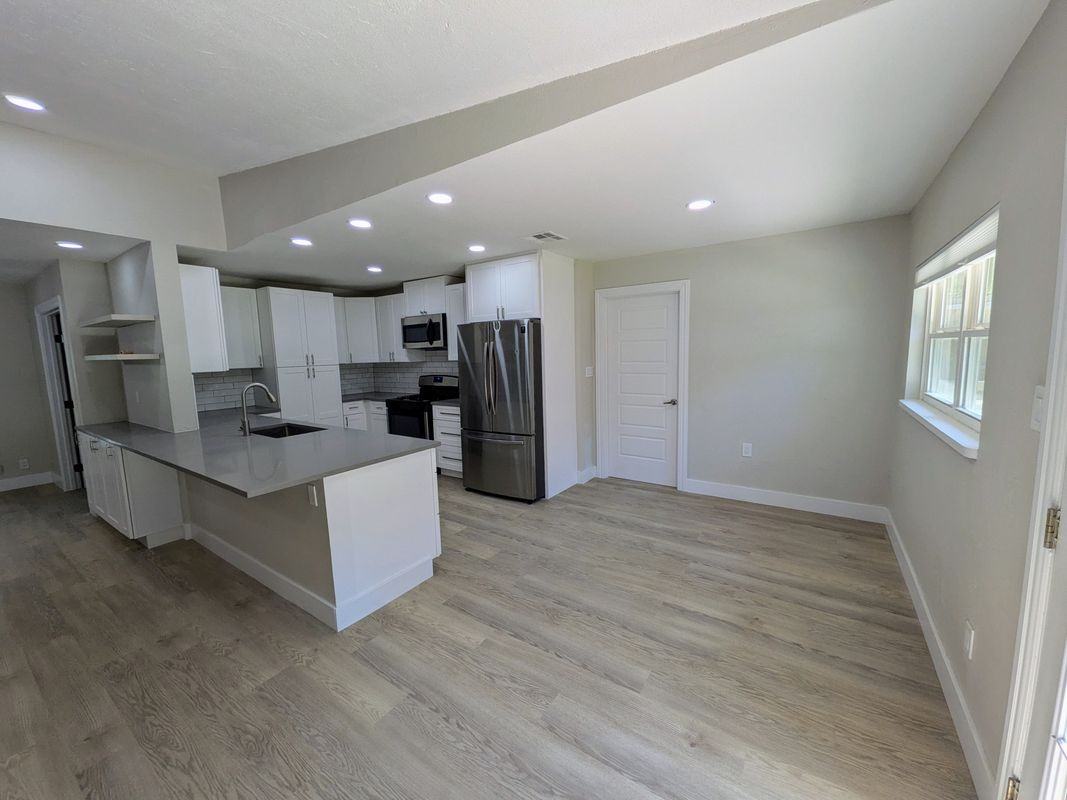 9705 Marlborough Dr - Photo 4 of 23