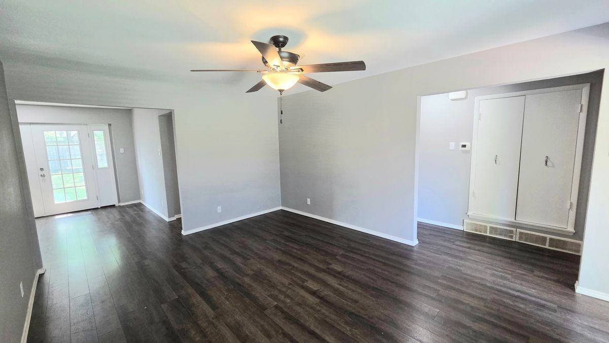 305 Dublin Dr - Photo 3 of 19