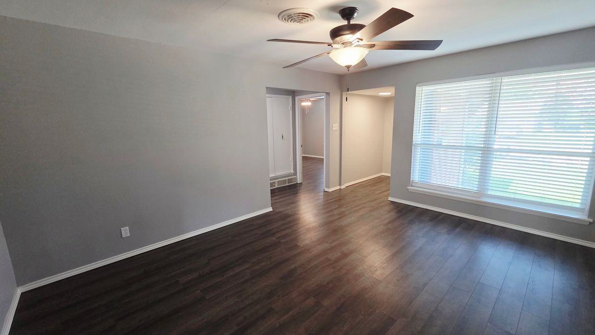 305 Dublin Dr - Photo 5 of 19