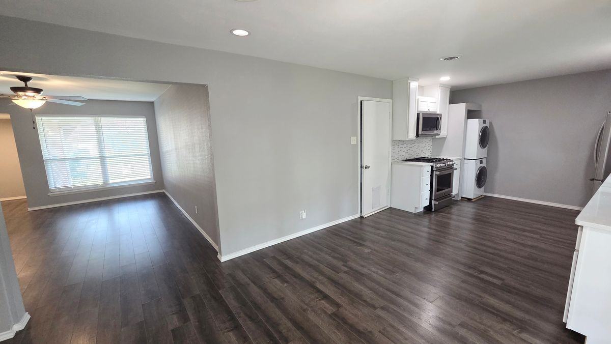 305 Dublin Dr - Photo 6 of 19