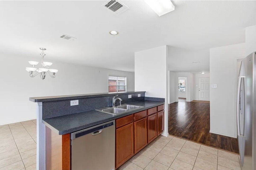 2064 Bliss Rd - Photo 7 of 20