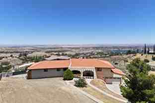 1055 Lakeview Dr - Photo 1 of 1