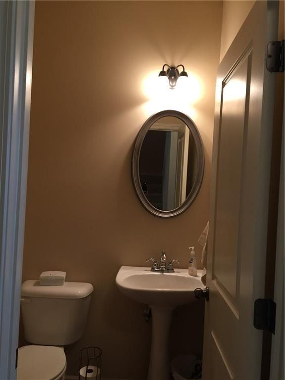 123 Kingland St - Photo 7 of 33