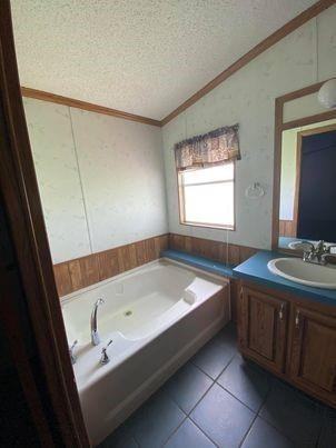 81 Roots Rd - Photo 3 of 32