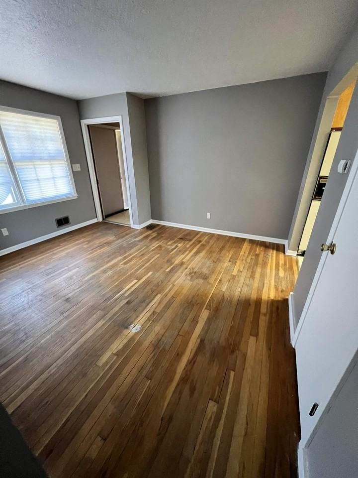1509 W College St #1511 - Photo 5 of 12