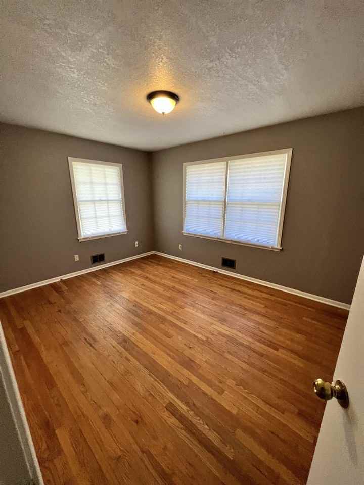 1509 W College St #1511 - Photo 4 of 12