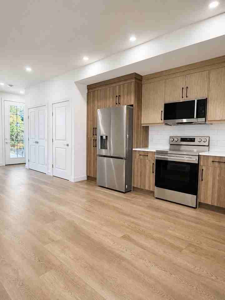 227 26 Ave Ne - Photo 6 of 24