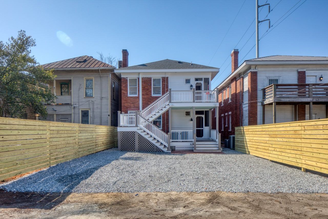 228 W 38th St - Photo 6 of 28