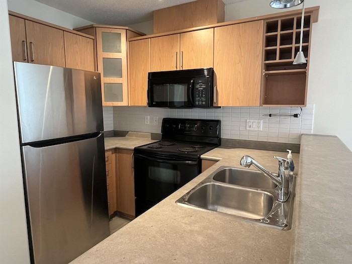 3142 St. Johns St - Photo 4 of 16