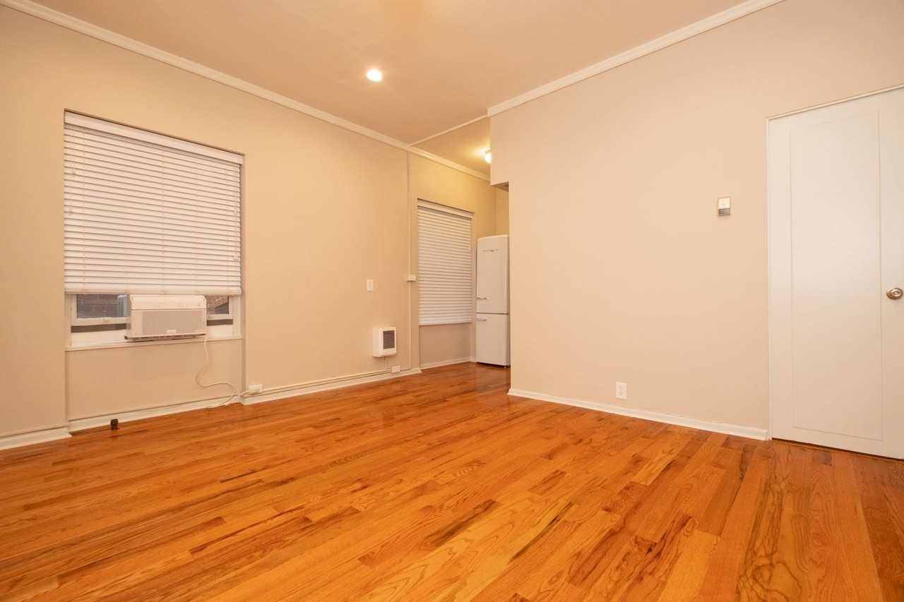 Beverly Alder Apartments - Photo 2 of 25