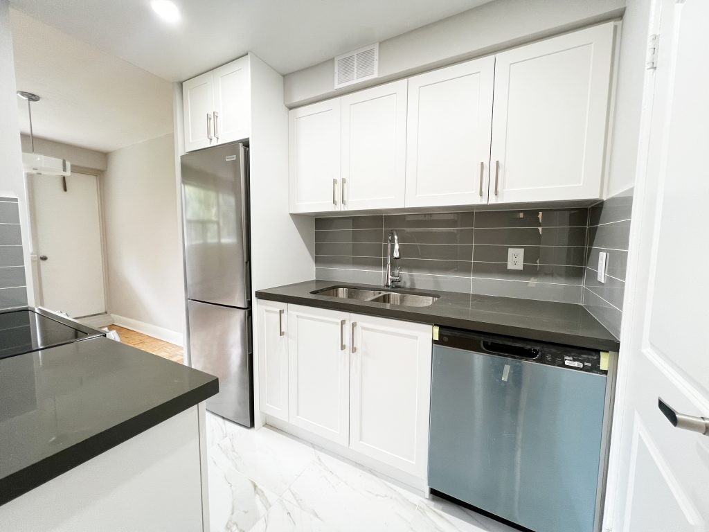 75 Spencer Avenue - Photo 3 of 10
