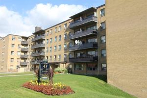 featured image of 45 Greencrest Circt